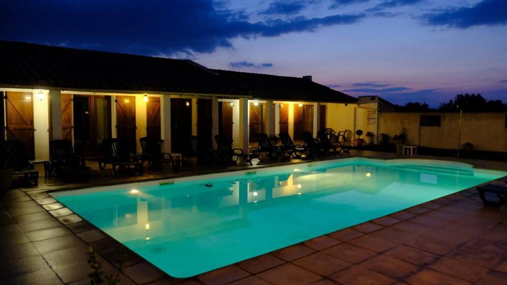 Auberge de la Fadaise Saintes-Maries-de-La-Mer Exterior foto